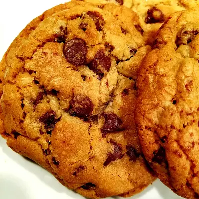 Chocolate Chip Cookies (large - 3 per bag).